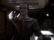 extant_StarTrek_DS9_6x05-FavorTheBold_02651.jpg