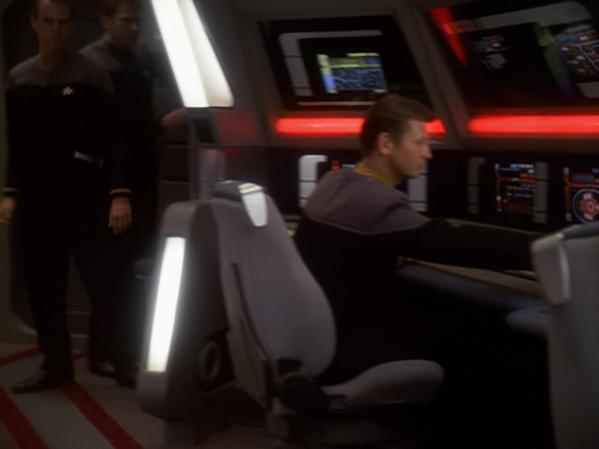 extant_StarTrek_DS9_6x06-SacrificeOfAngels_00173.jpg