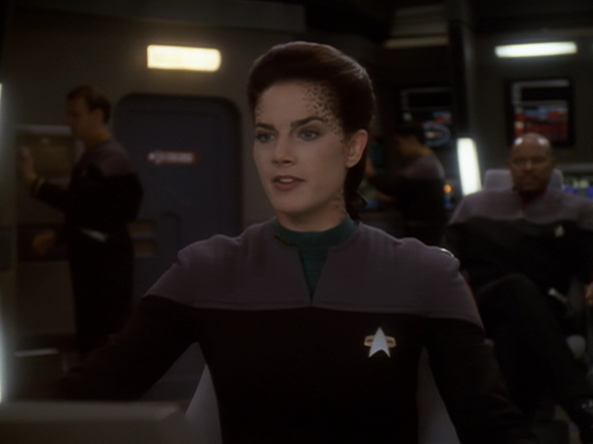 extant_StarTrek_DS9_6x06-SacrificeOfAngels_00180.jpg