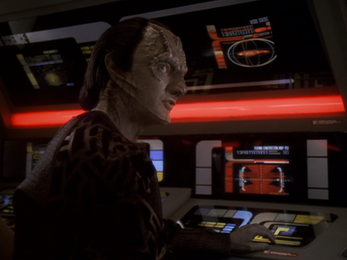 extant_StarTrek_DS9_6x06-SacrificeOfAngels_00223.jpg