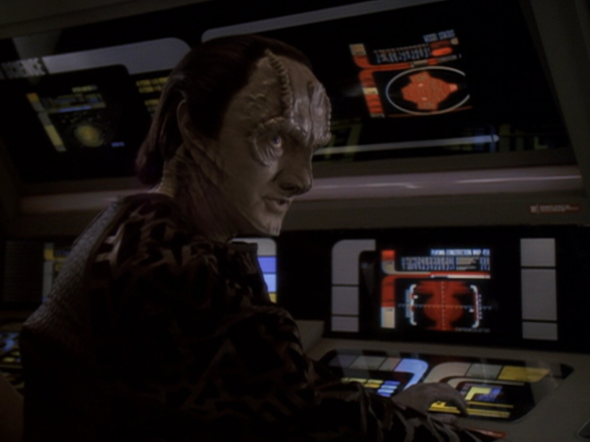 extant_StarTrek_DS9_6x06-SacrificeOfAngels_00227.jpg