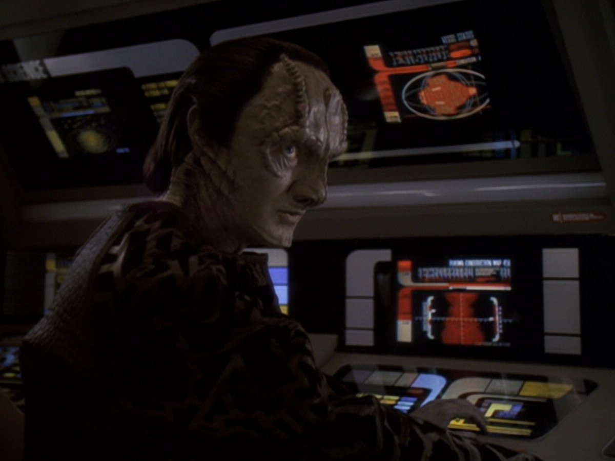 extant_StarTrek_DS9_6x06-SacrificeOfAngels_00228.jpg