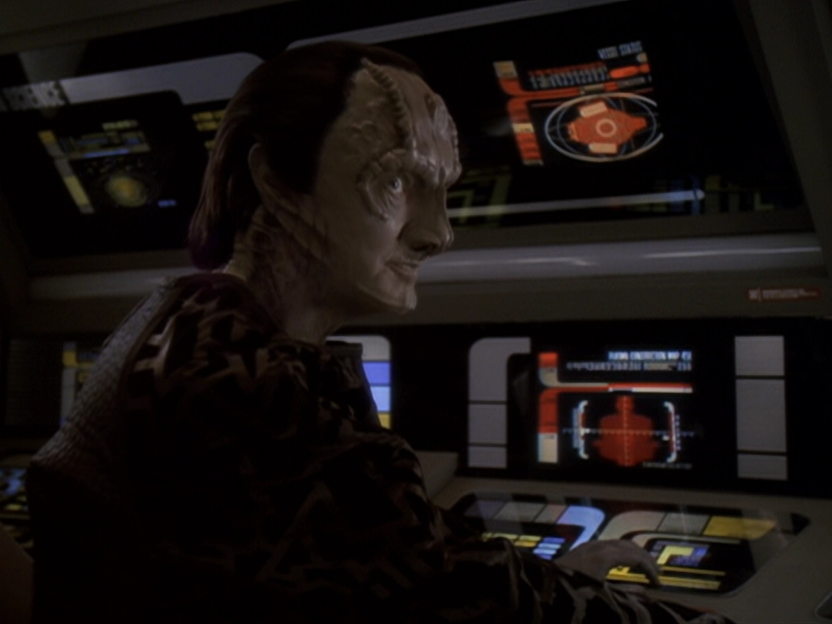 extant_StarTrek_DS9_6x06-SacrificeOfAngels_00231.jpg