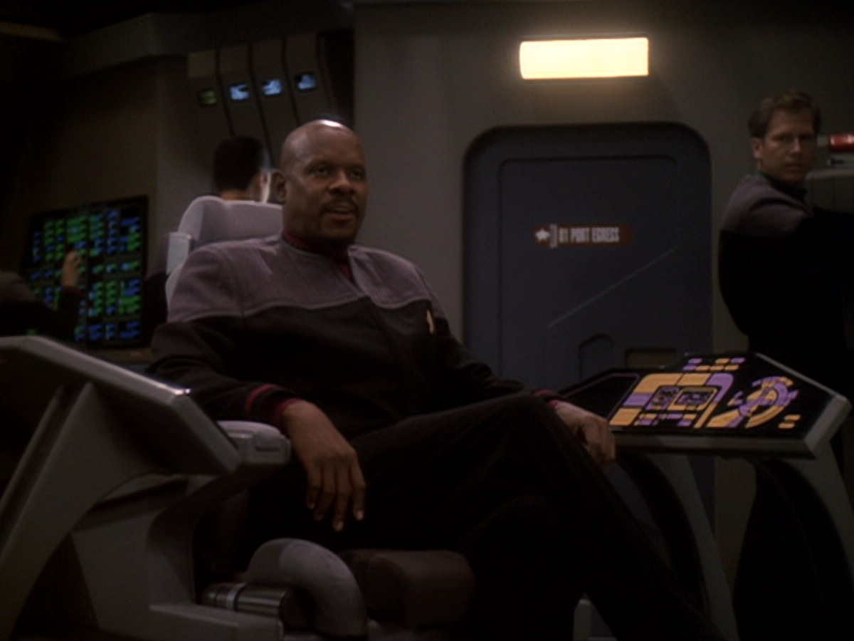 extant_StarTrek_DS9_6x06-SacrificeOfAngels_00251.jpg