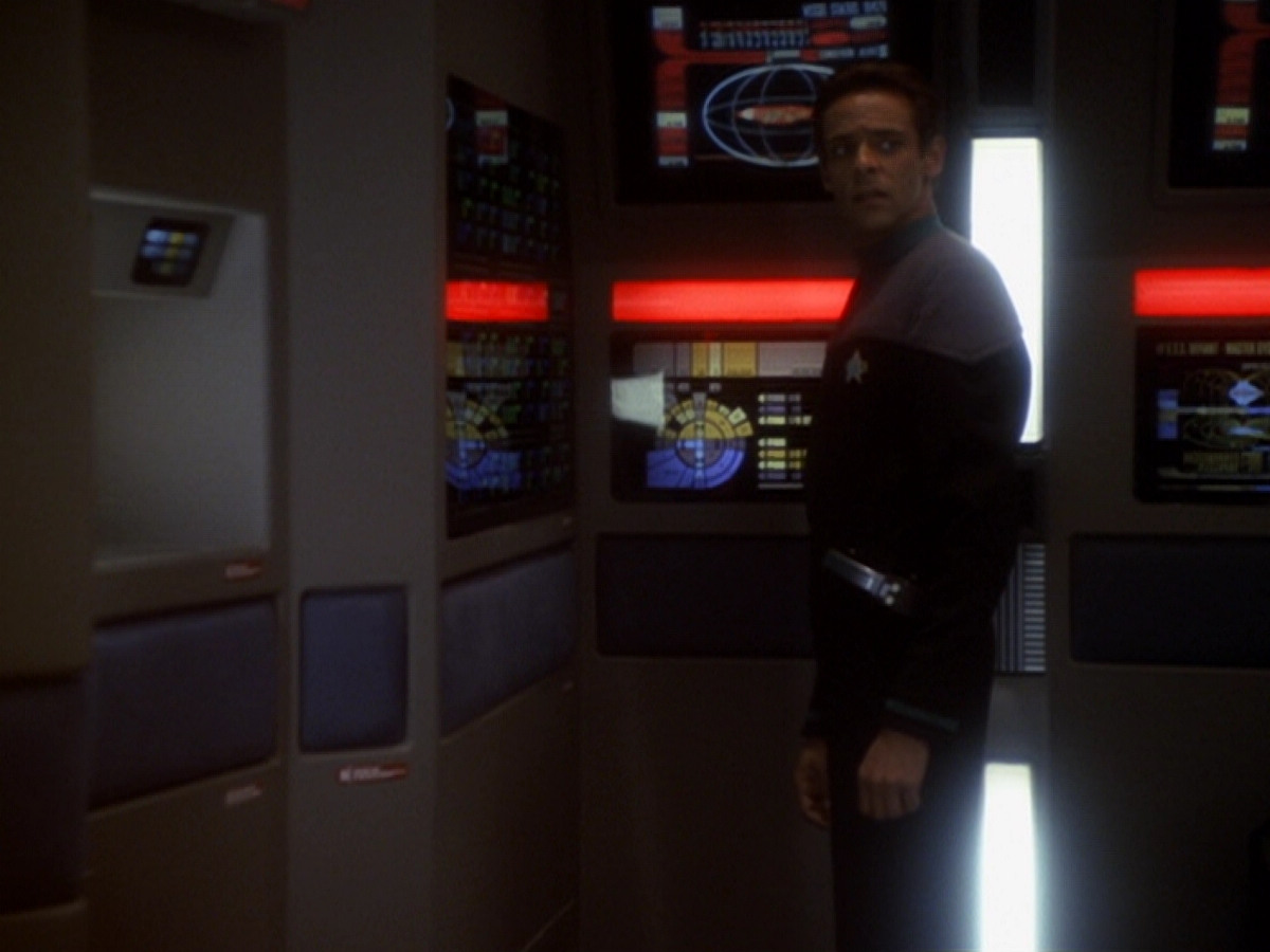 extant_StarTrek_DS9_6x06-SacrificeOfAngels_00263.jpg