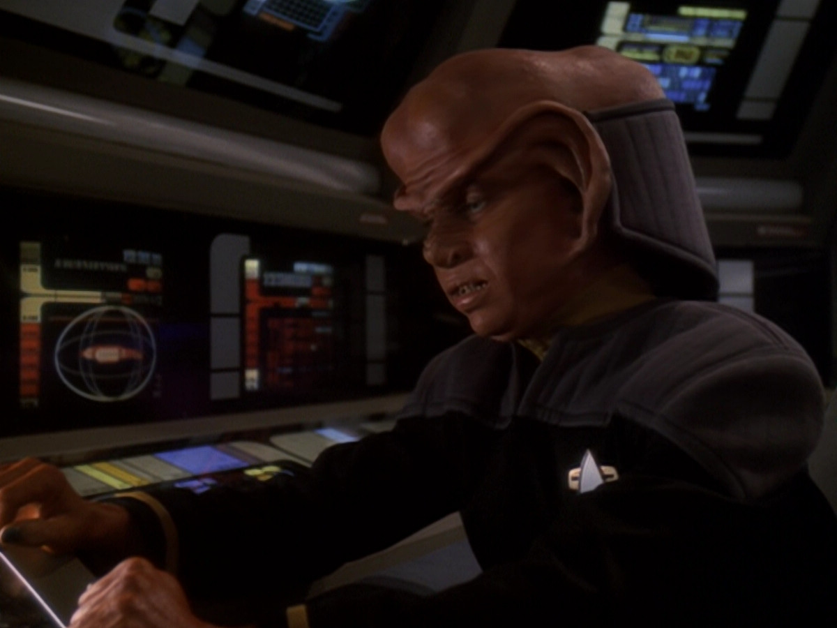 extant_StarTrek_DS9_6x06-SacrificeOfAngels_00290.jpg