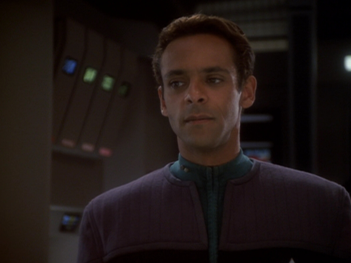 extant_StarTrek_DS9_6x06-SacrificeOfAngels_00297.jpg