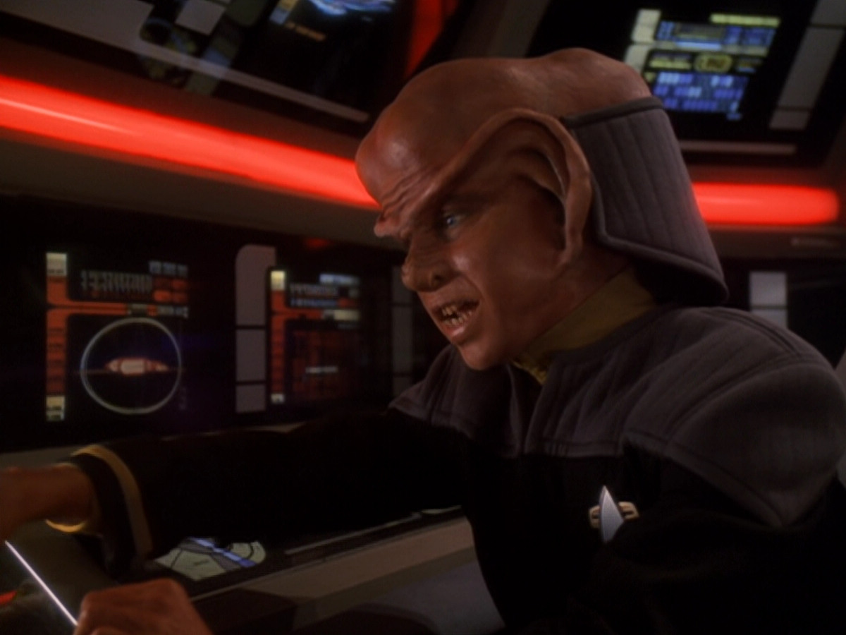 extant_StarTrek_DS9_6x06-SacrificeOfAngels_00507.jpg