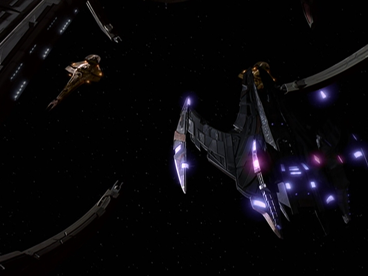 extant_StarTrek_DS9_6x06-SacrificeOfAngels_00524.jpg
