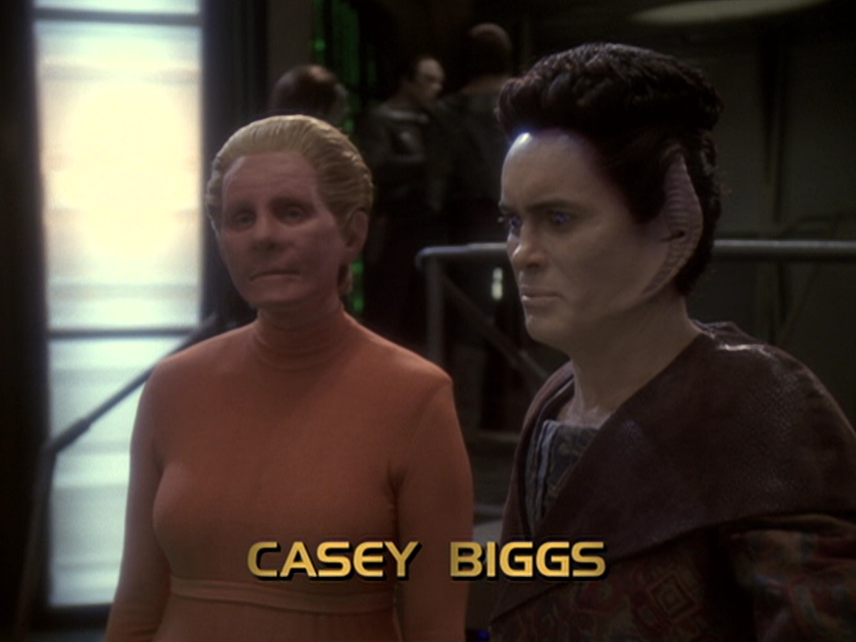 extant_StarTrek_DS9_6x06-SacrificeOfAngels_00554.jpg