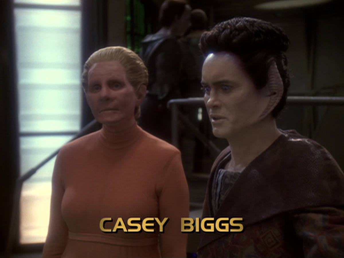extant_StarTrek_DS9_6x06-SacrificeOfAngels_00555.jpg