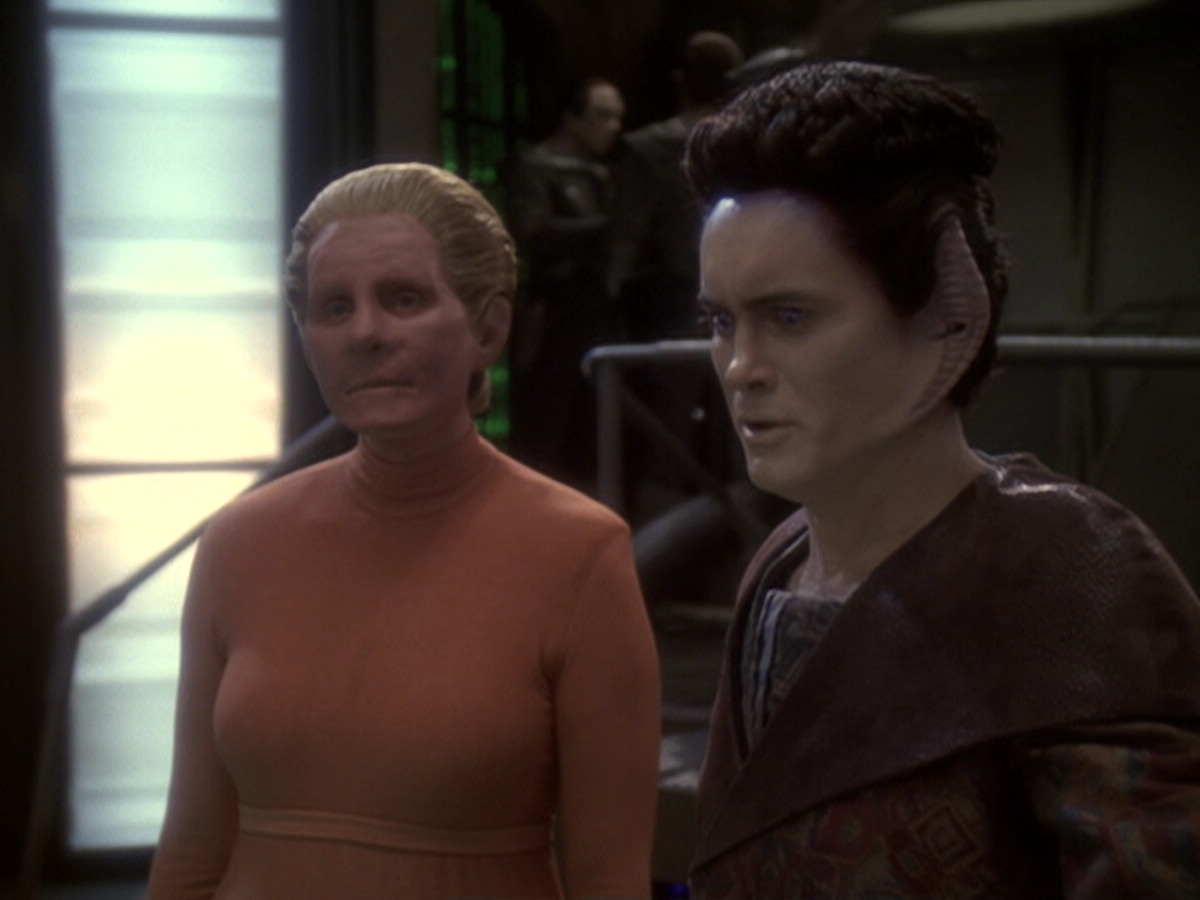 extant_StarTrek_DS9_6x06-SacrificeOfAngels_00556.jpg