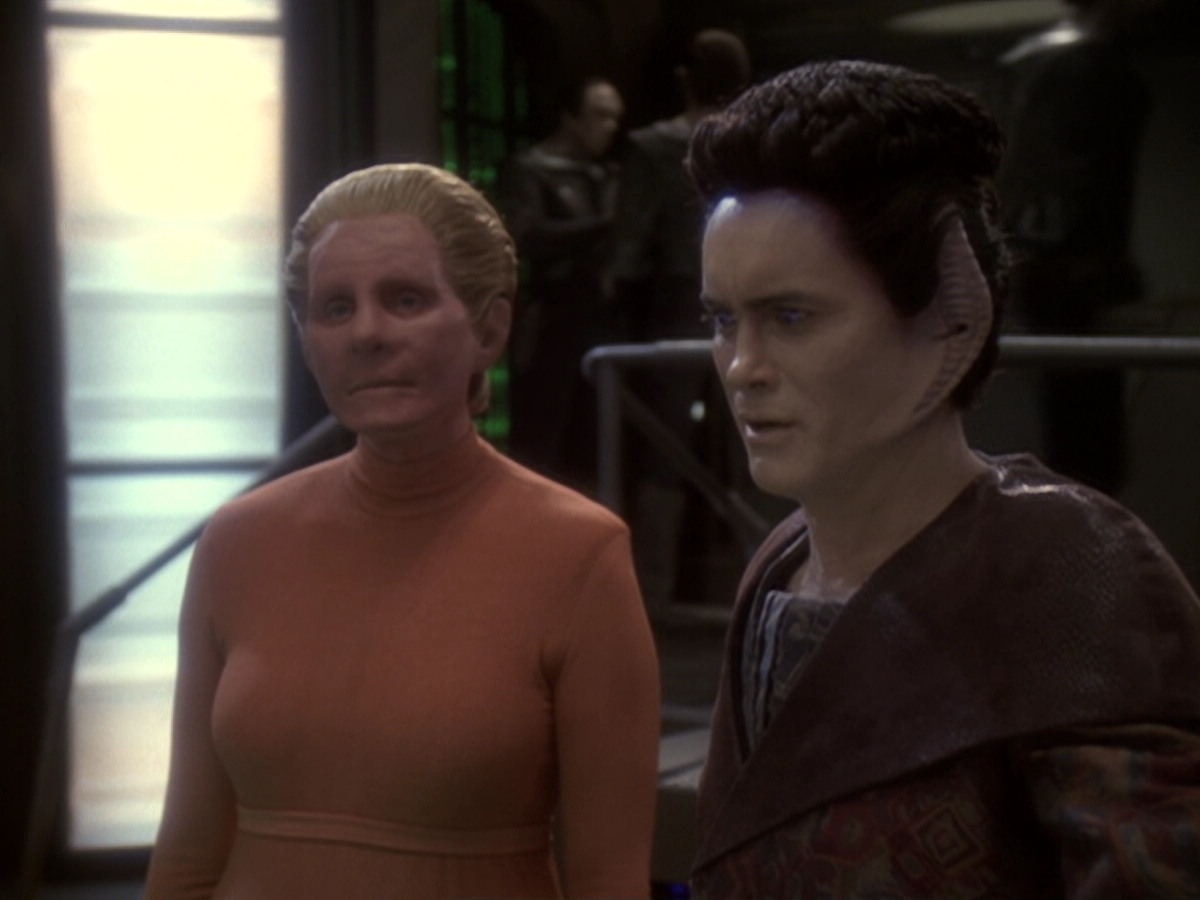 extant_StarTrek_DS9_6x06-SacrificeOfAngels_00557.jpg