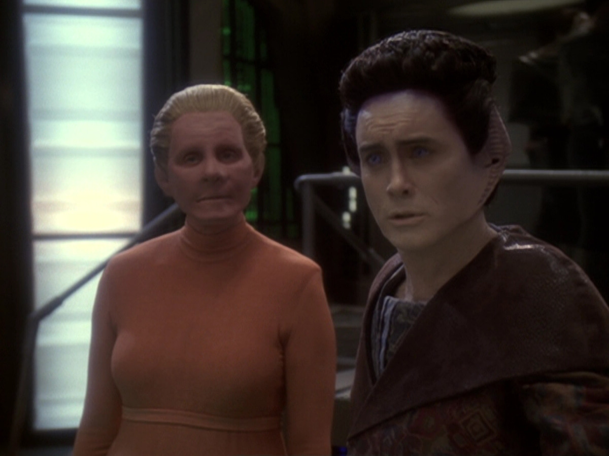 extant_StarTrek_DS9_6x06-SacrificeOfAngels_00577.jpg