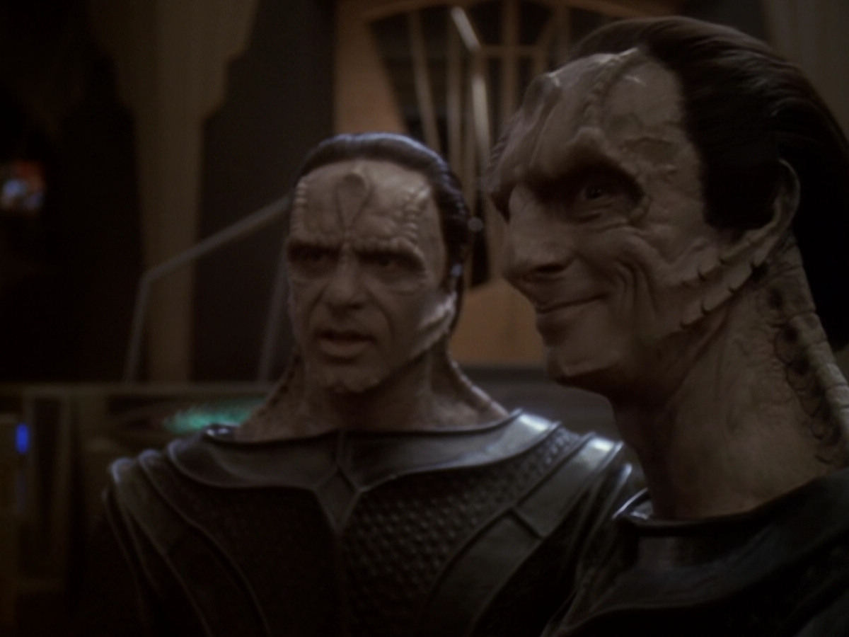 extant_StarTrek_DS9_6x06-SacrificeOfAngels_00641.jpg