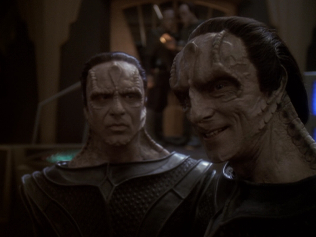 extant_StarTrek_DS9_6x06-SacrificeOfAngels_00653.jpg