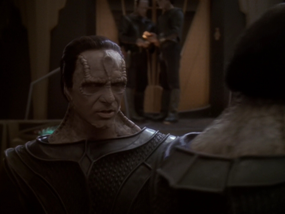extant_StarTrek_DS9_6x06-SacrificeOfAngels_00661.jpg
