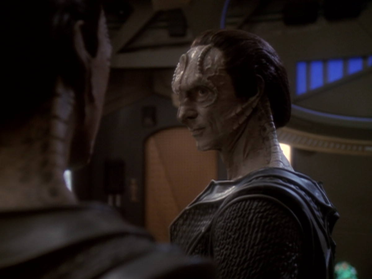 extant_StarTrek_DS9_6x06-SacrificeOfAngels_00670.jpg