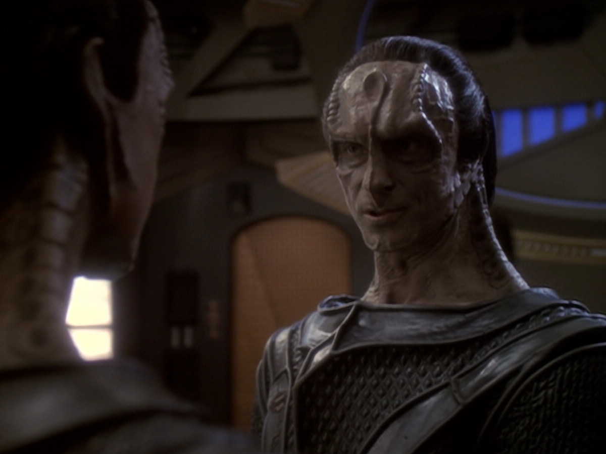 extant_StarTrek_DS9_6x06-SacrificeOfAngels_00677.jpg