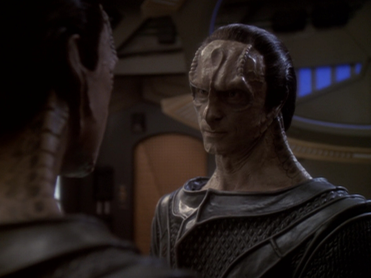 extant_StarTrek_DS9_6x06-SacrificeOfAngels_00692.jpg