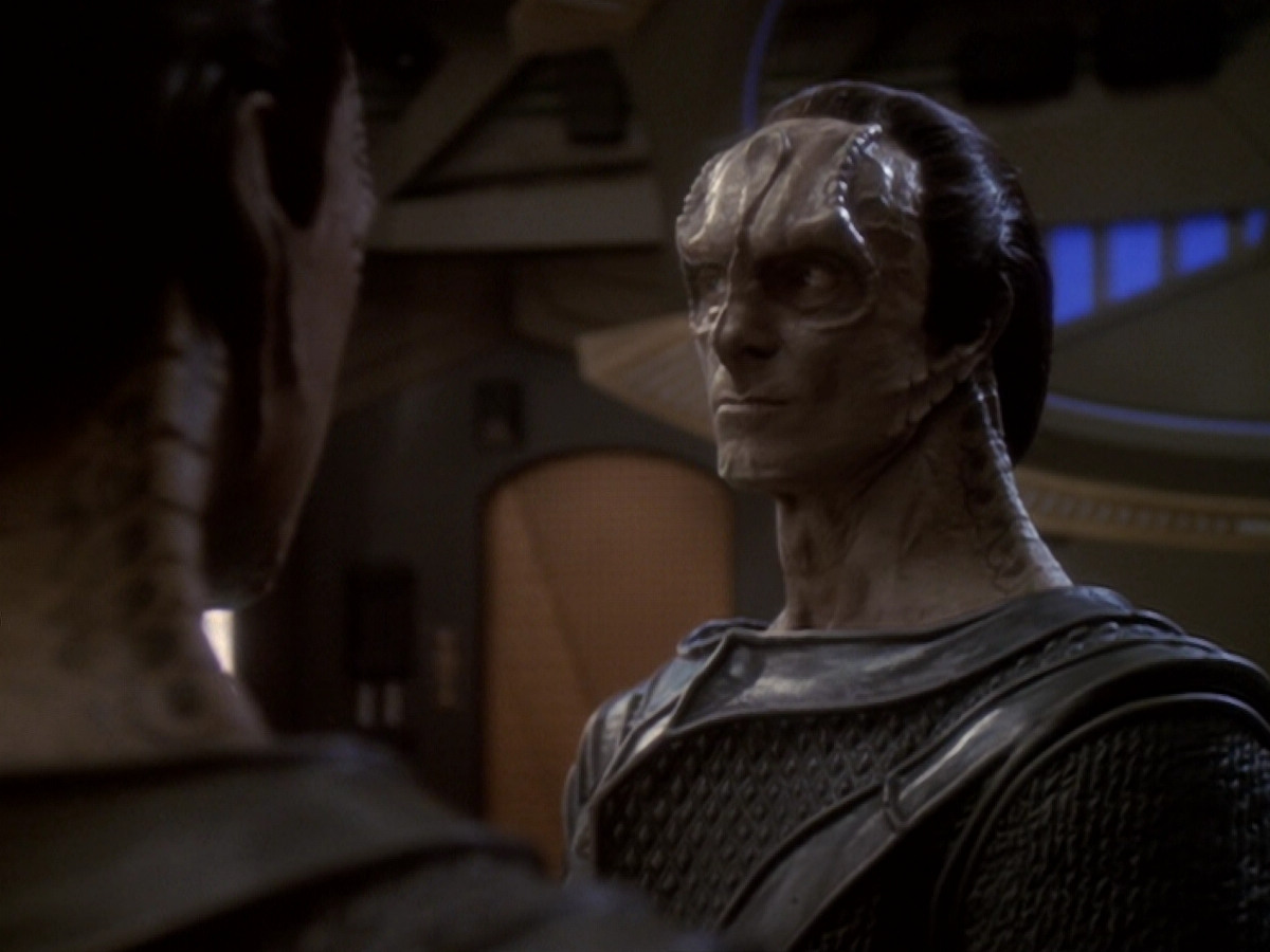 extant_StarTrek_DS9_6x06-SacrificeOfAngels_00699.jpg