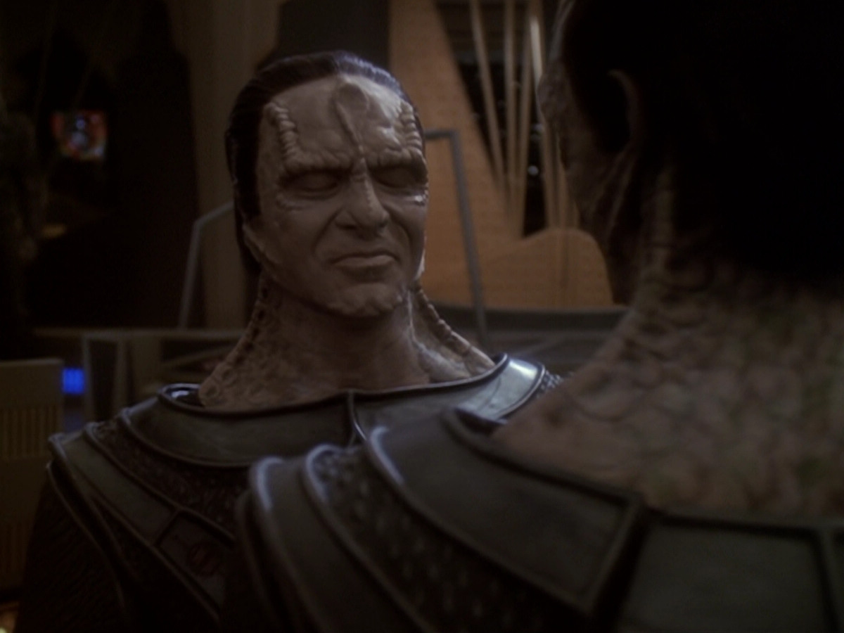 extant_StarTrek_DS9_6x06-SacrificeOfAngels_00721.jpg
