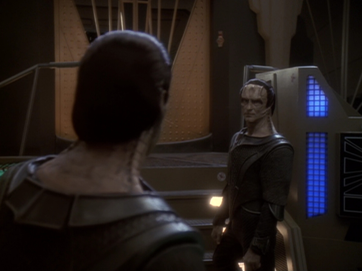 extant_StarTrek_DS9_6x06-SacrificeOfAngels_00745.jpg