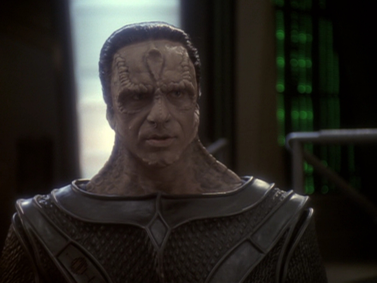 extant_StarTrek_DS9_6x06-SacrificeOfAngels_00760.jpg