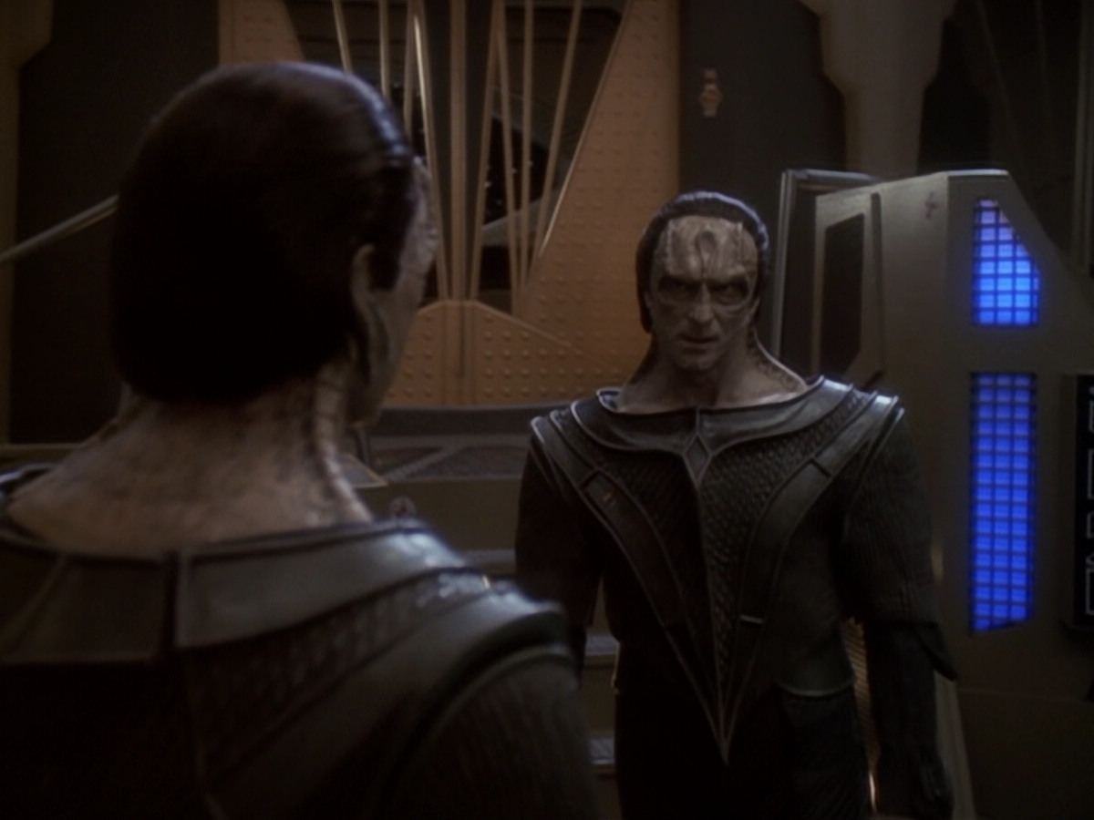 extant_StarTrek_DS9_6x06-SacrificeOfAngels_00764.jpg