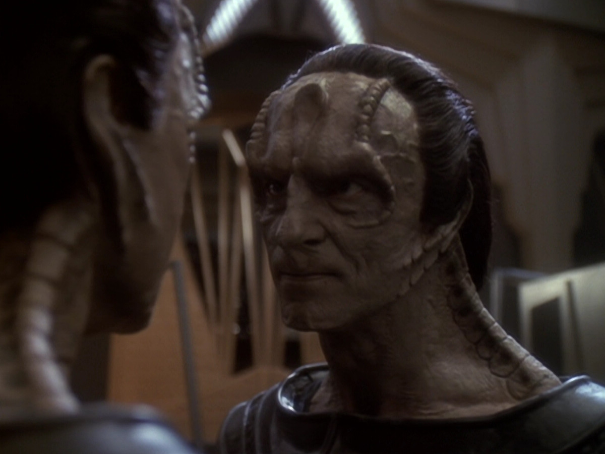 extant_StarTrek_DS9_6x06-SacrificeOfAngels_00793.jpg