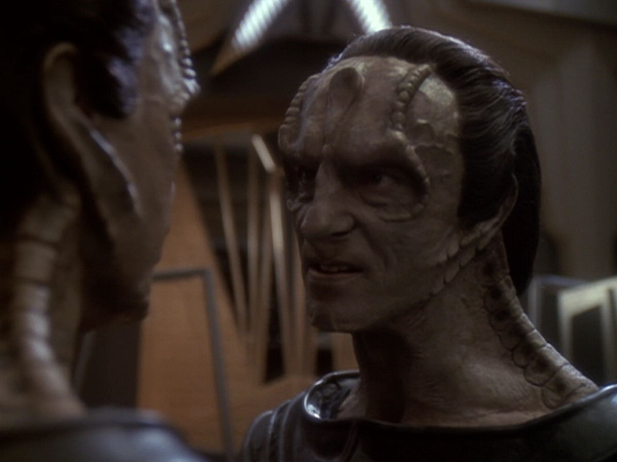 extant_StarTrek_DS9_6x06-SacrificeOfAngels_00799.jpg