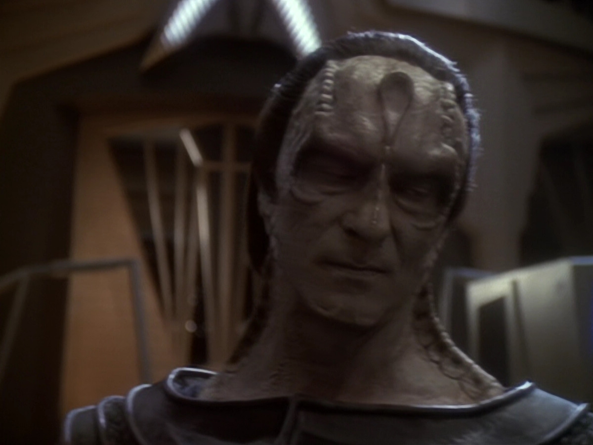 extant_StarTrek_DS9_6x06-SacrificeOfAngels_00810.jpg