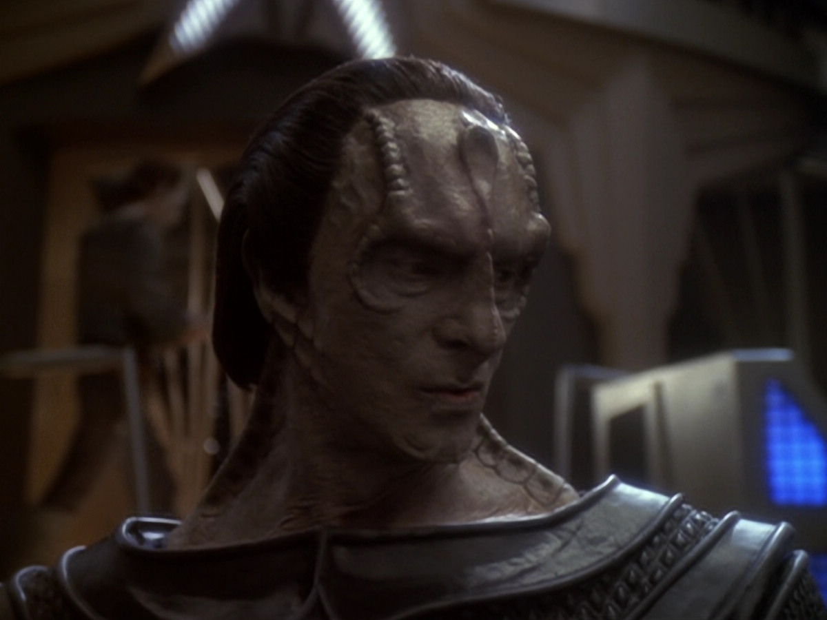extant_StarTrek_DS9_6x06-SacrificeOfAngels_00814.jpg