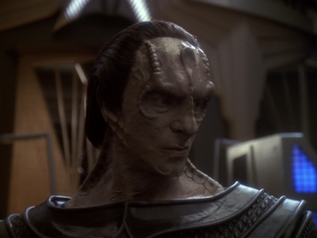 extant_StarTrek_DS9_6x06-SacrificeOfAngels_00815.jpg
