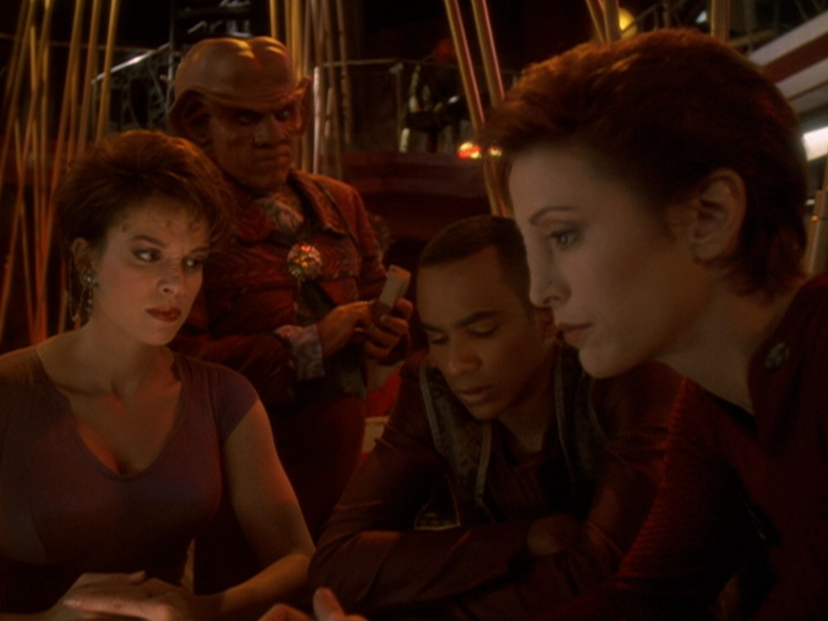extant_StarTrek_DS9_6x06-SacrificeOfAngels_00844.jpg