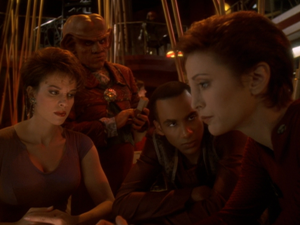 extant_StarTrek_DS9_6x06-SacrificeOfAngels_00847.jpg
