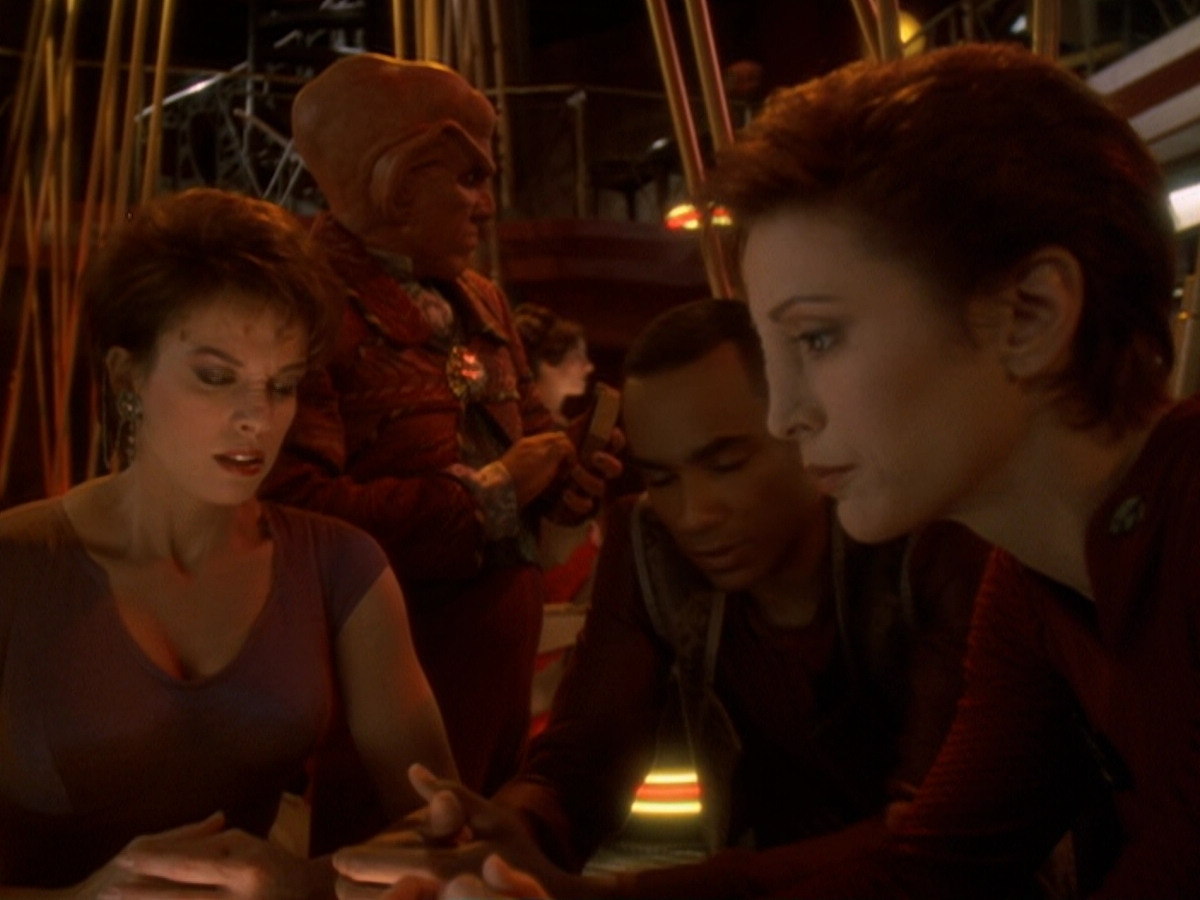 extant_StarTrek_DS9_6x06-SacrificeOfAngels_00851.jpg