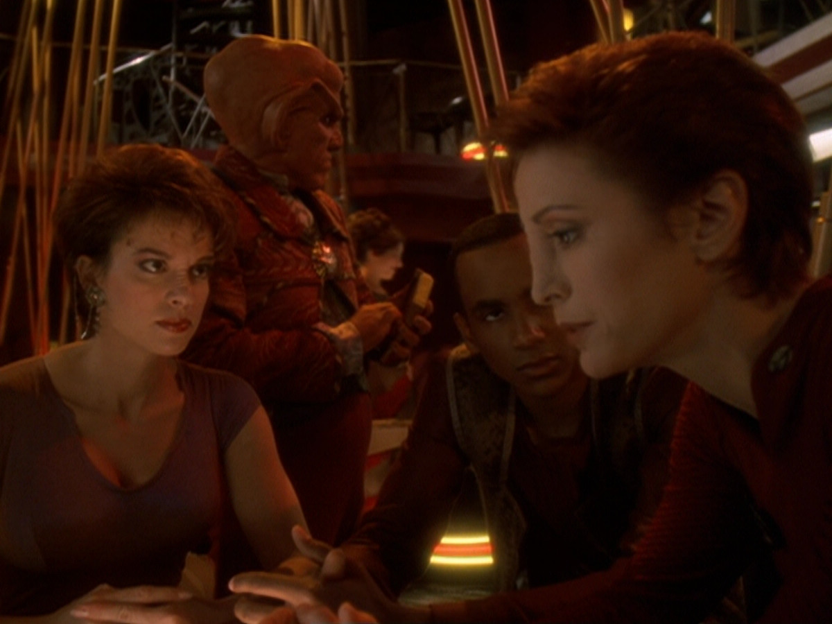 extant_StarTrek_DS9_6x06-SacrificeOfAngels_00858.jpg