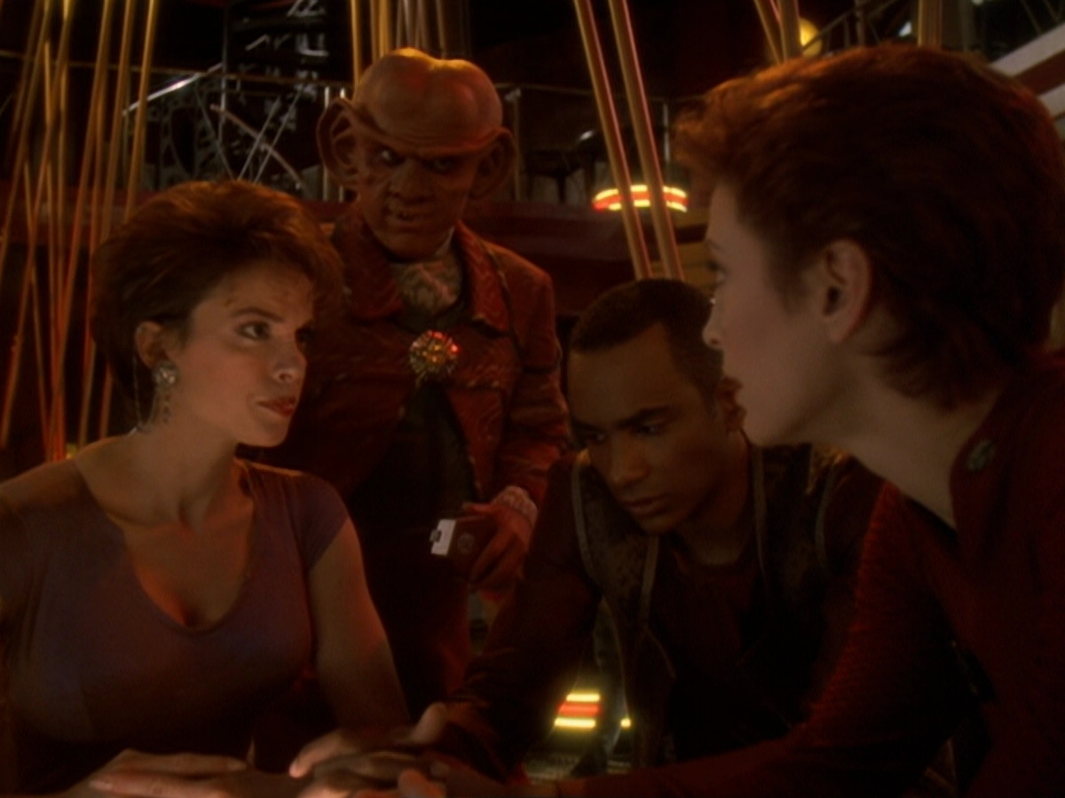 extant_StarTrek_DS9_6x06-SacrificeOfAngels_00906.jpg