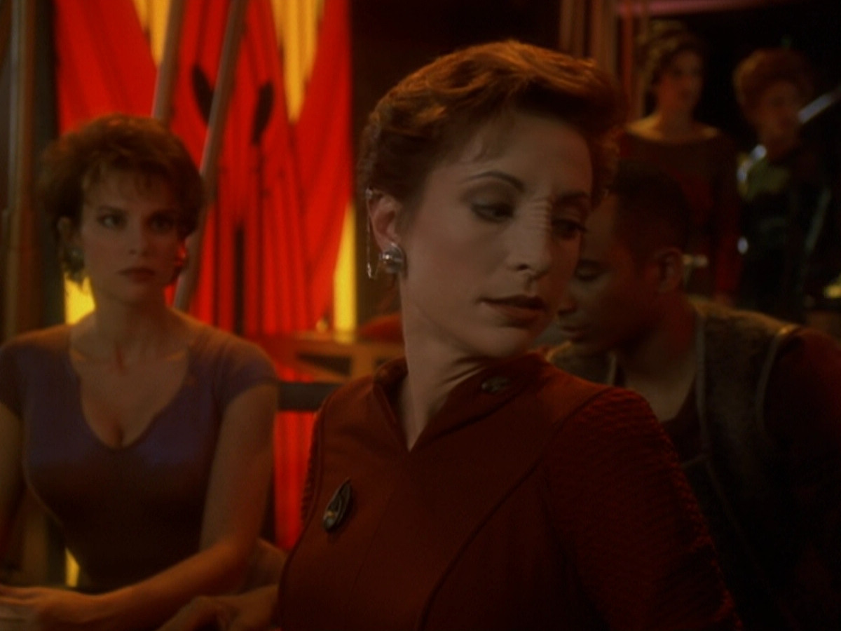 extant_StarTrek_DS9_6x06-SacrificeOfAngels_00954.jpg