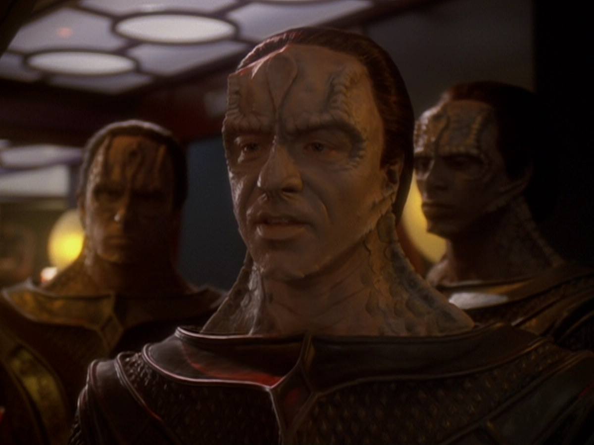 extant_StarTrek_DS9_6x06-SacrificeOfAngels_00961.jpg
