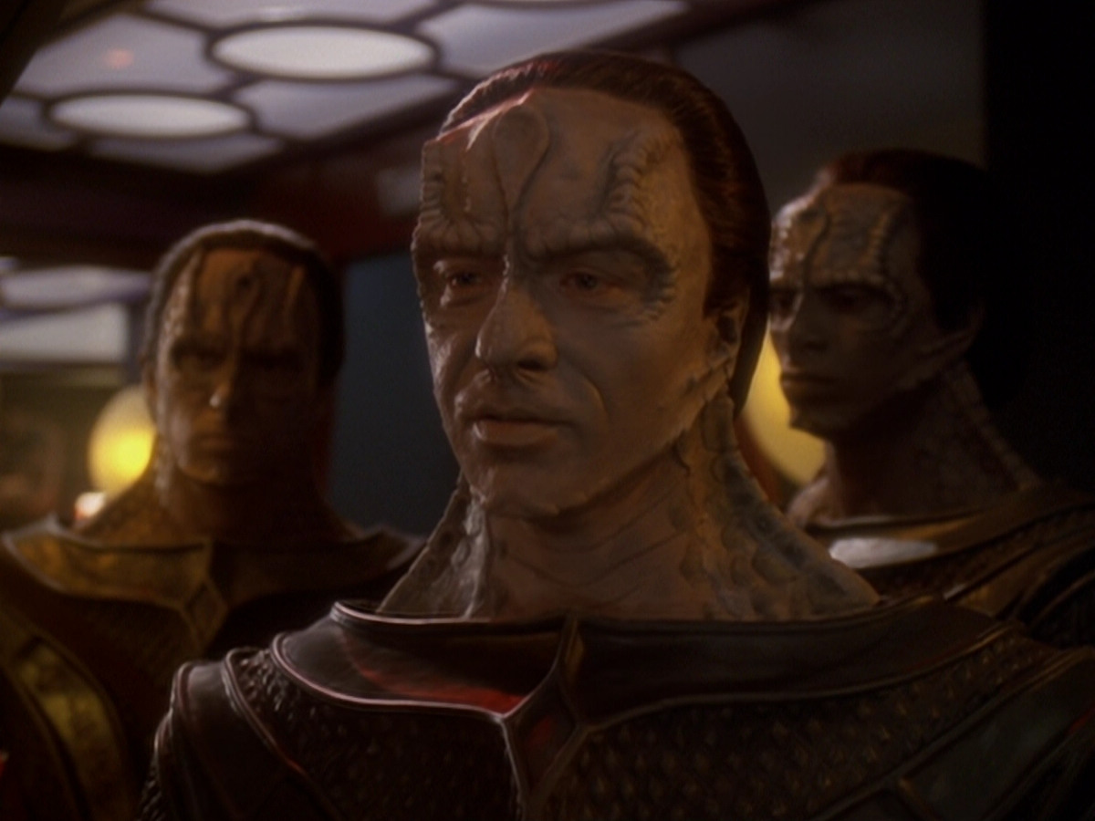 extant_StarTrek_DS9_6x06-SacrificeOfAngels_00963.jpg