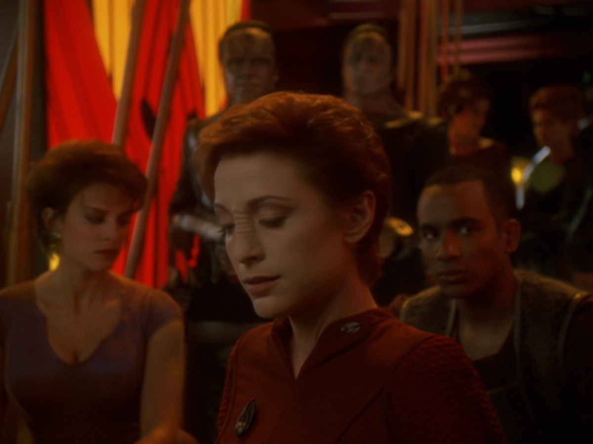 extant_StarTrek_DS9_6x06-SacrificeOfAngels_00966.jpg
