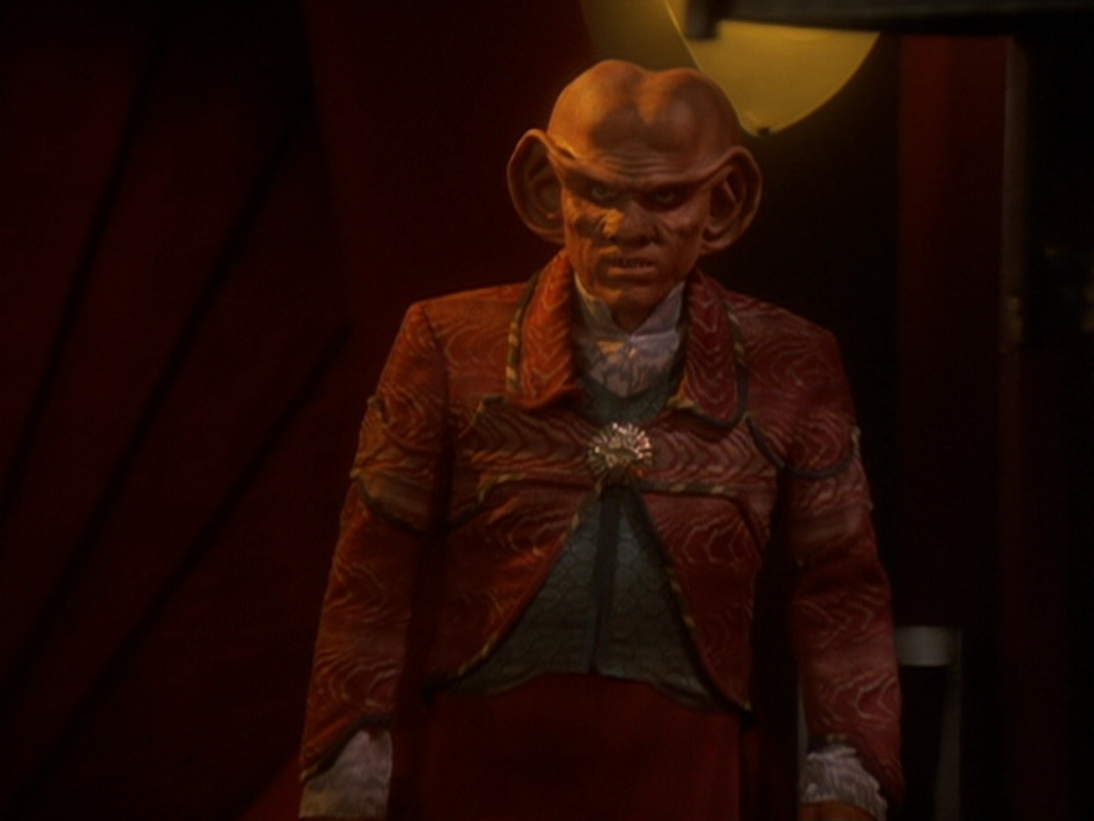 extant_StarTrek_DS9_6x06-SacrificeOfAngels_00993.jpg