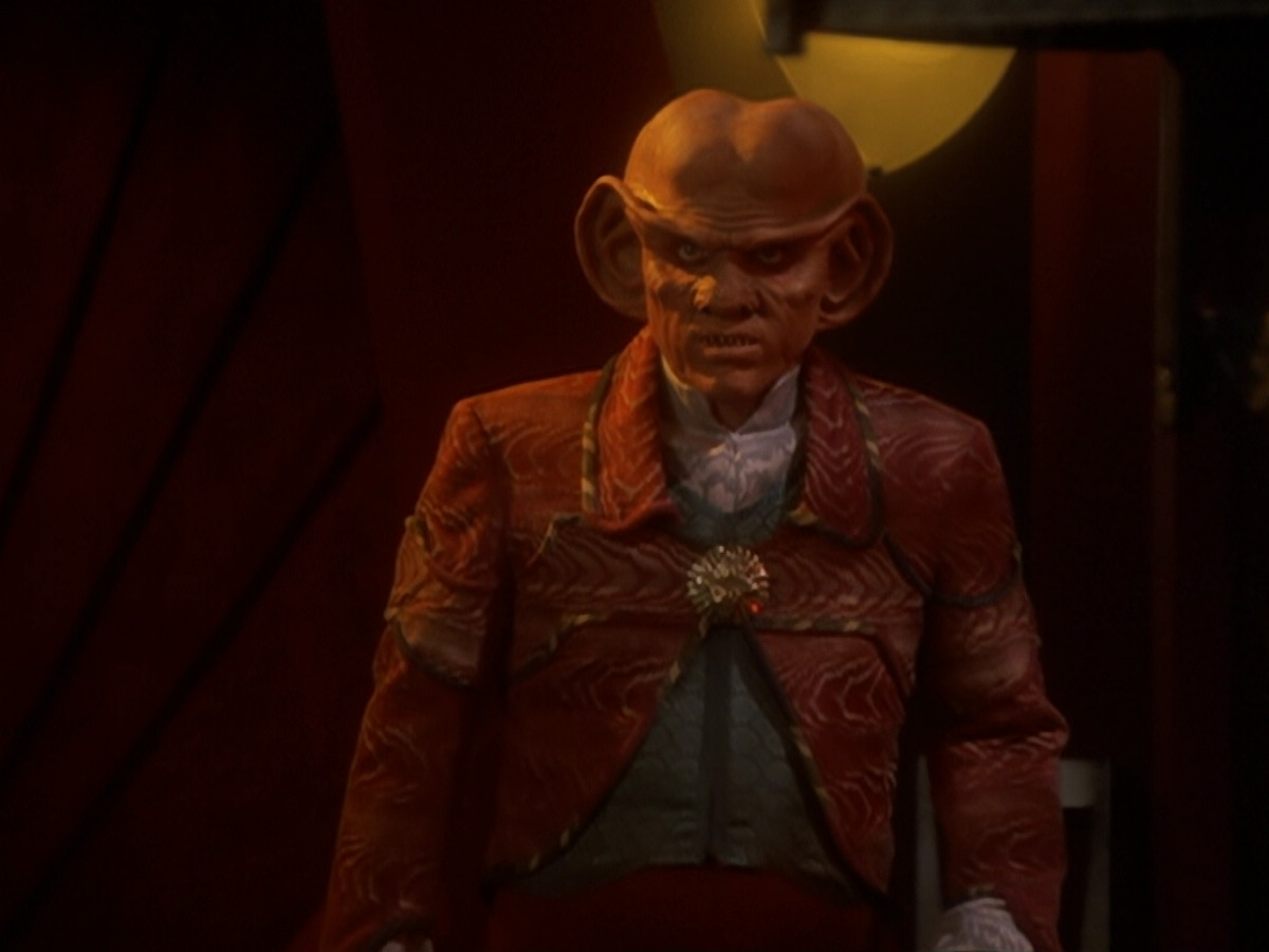 extant_StarTrek_DS9_6x06-SacrificeOfAngels_00994.jpg