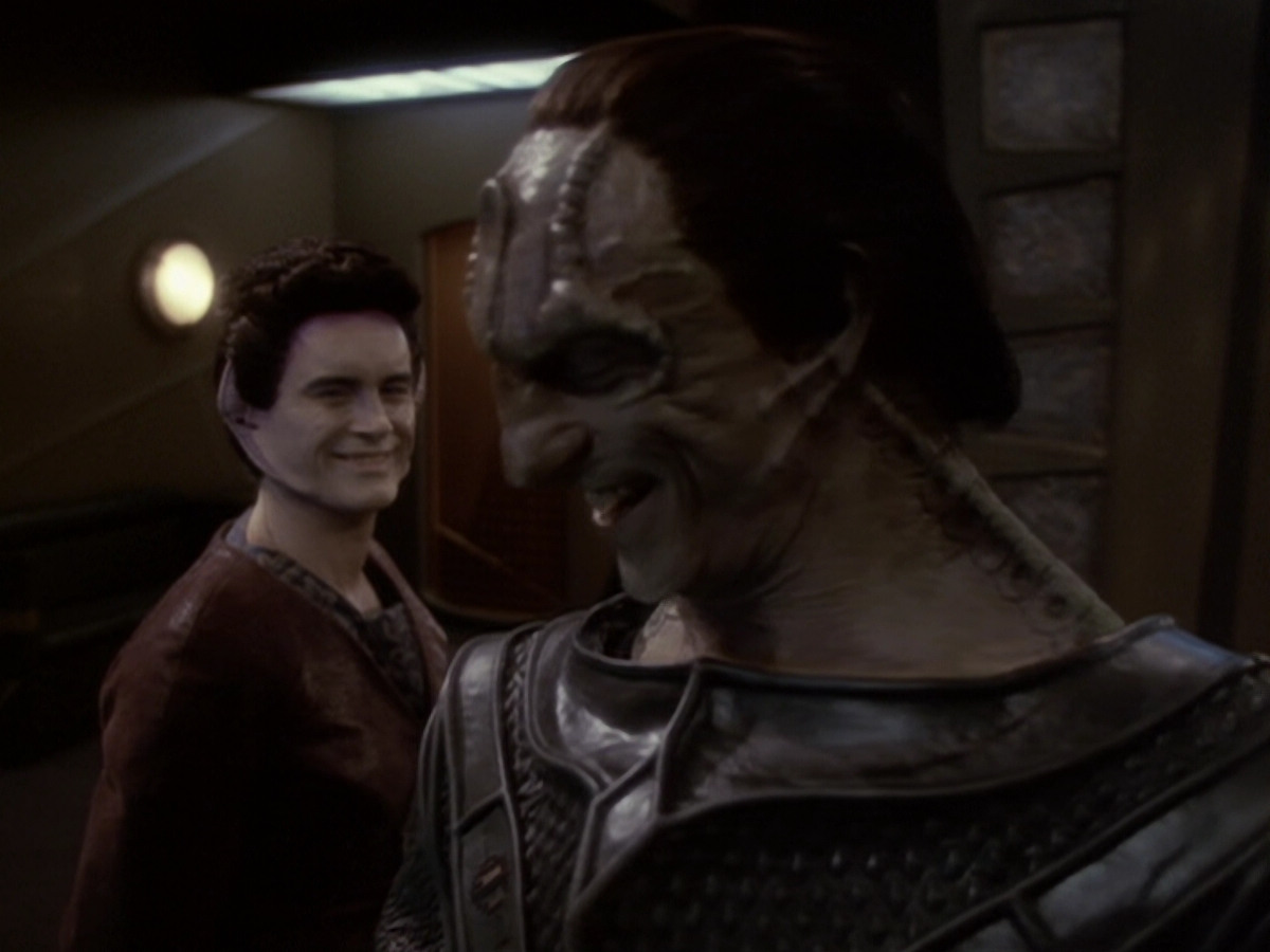 extant_StarTrek_DS9_6x06-SacrificeOfAngels_01182.jpg
