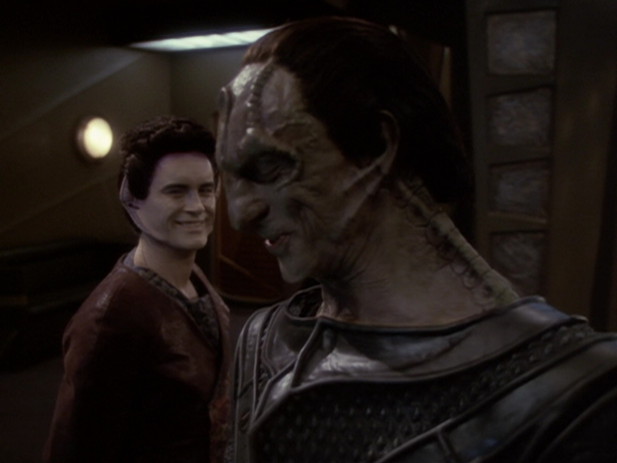extant_StarTrek_DS9_6x06-SacrificeOfAngels_01183.jpg