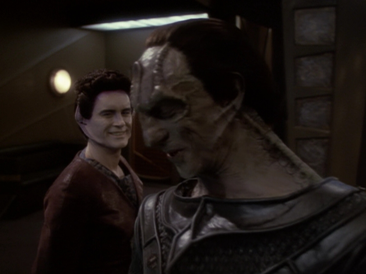 extant_StarTrek_DS9_6x06-SacrificeOfAngels_01184.jpg