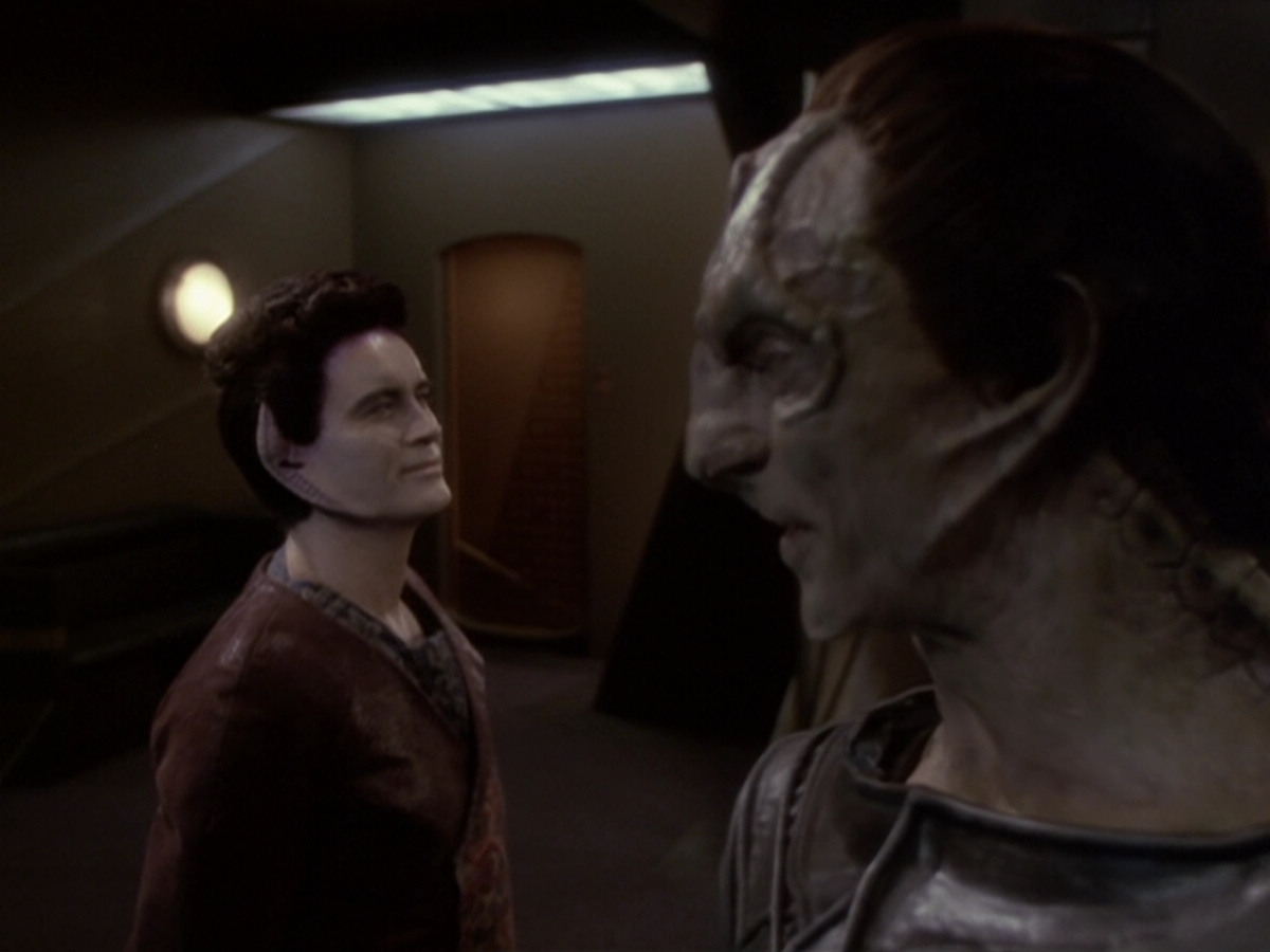 extant_StarTrek_DS9_6x06-SacrificeOfAngels_01187.jpg