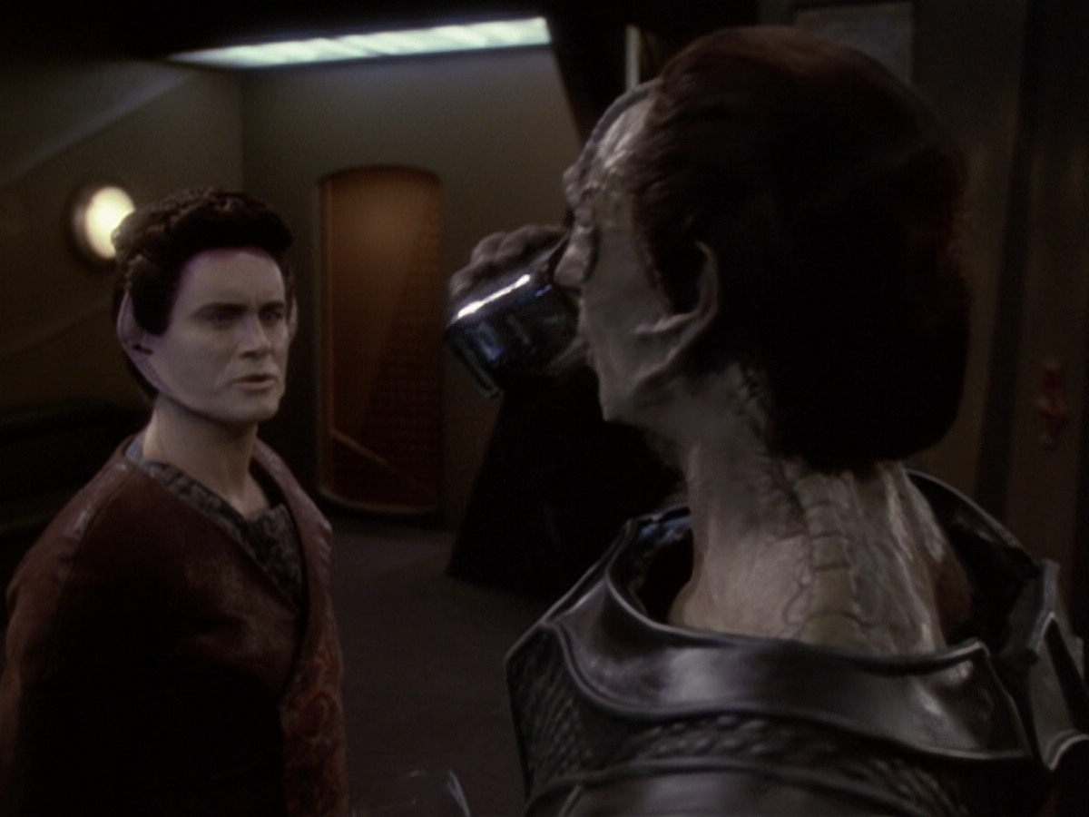 extant_StarTrek_DS9_6x06-SacrificeOfAngels_01202.jpg
